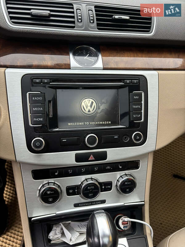 Универсал Volkswagen Passat 2011 в Житомире фото 22 Универсал Volkswagen Passat 2011 в Житомире