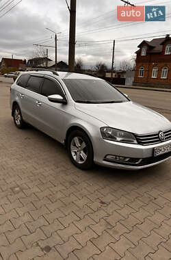 Універсал Volkswagen Passat 2013 в Харкові