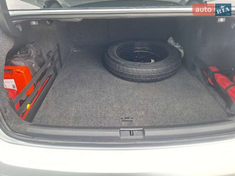 Седан Volkswagen Passat 2013 в Києві фото 20 Седан Volkswagen Passat 2013 в Києві