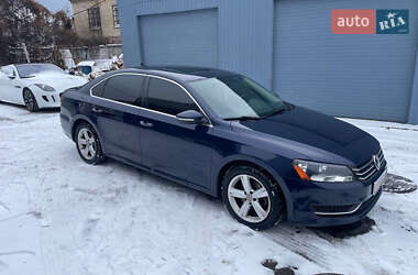 Седан Volkswagen Passat 2011 в Києві