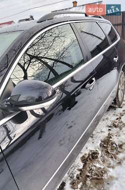 Універсал Volkswagen Passat 2010 в Житомирі