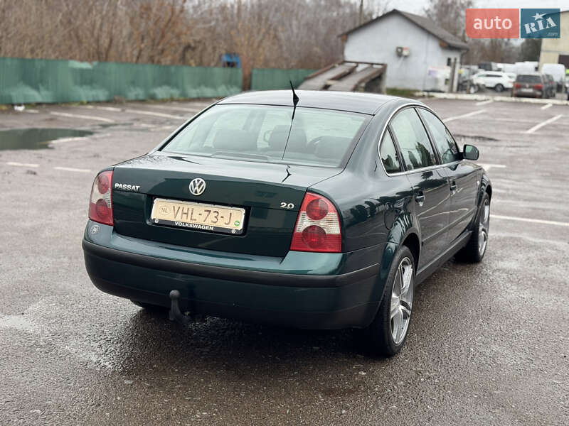 Седан Volkswagen Passat 2001 в Дубно