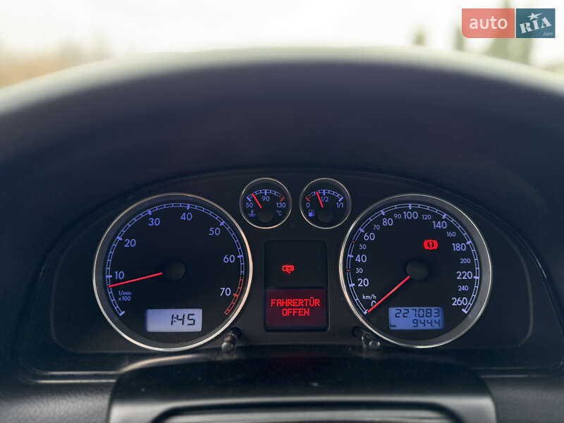 Седан Volkswagen Passat 2001 в Дубно