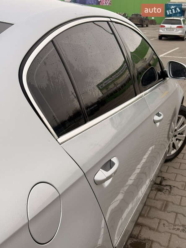 Седан Volkswagen Passat 2005 в Черновцах