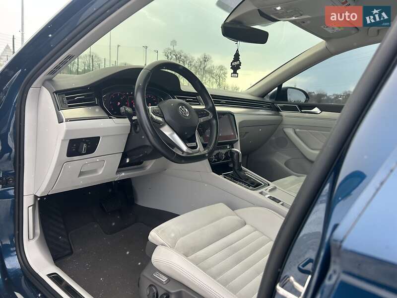 Седан Volkswagen Passat 2020 в Львові