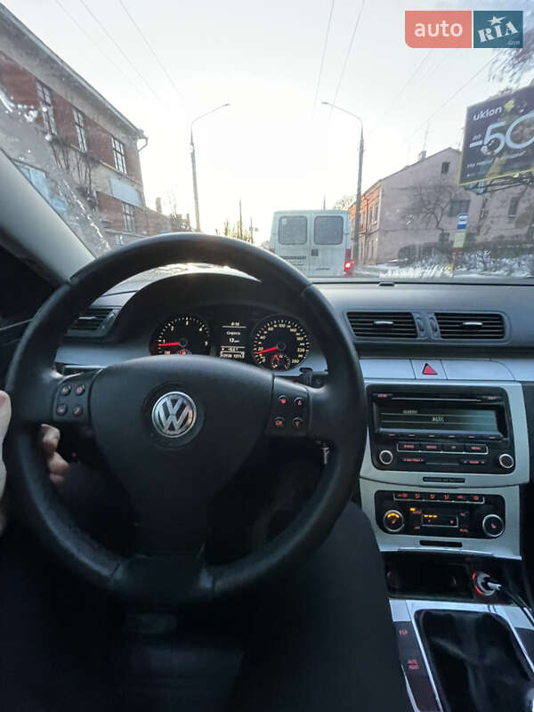 Седан Volkswagen Passat 2005 в Черновцах