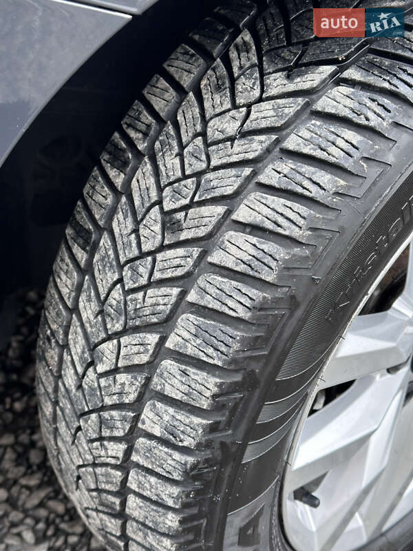 Седан Volkswagen Passat 2020 в Ужгороді