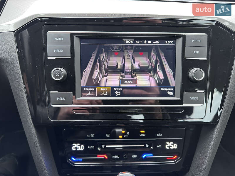 Седан Volkswagen Passat 2020 в Ужгороді