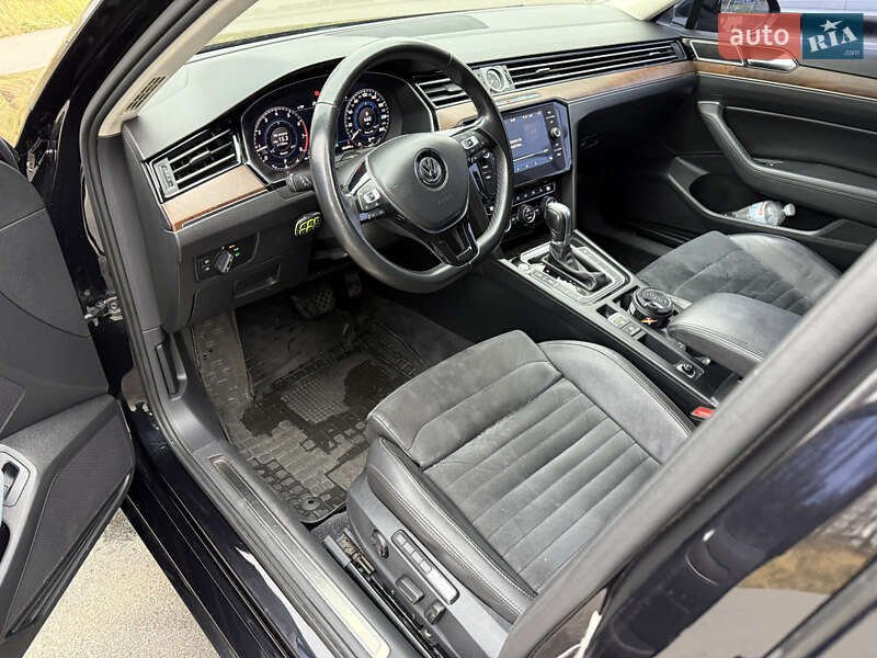 Седан Volkswagen Passat 2018 в Киеве