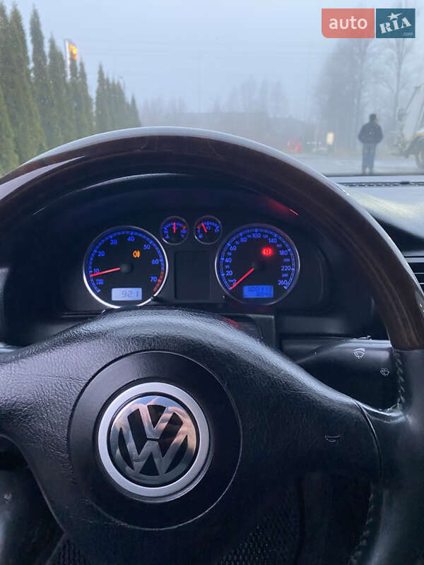 Седан Volkswagen Passat 2003 в Надворной