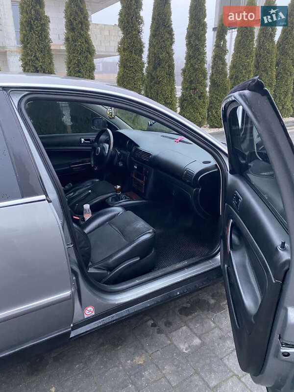 Седан Volkswagen Passat 2003 в Надворной