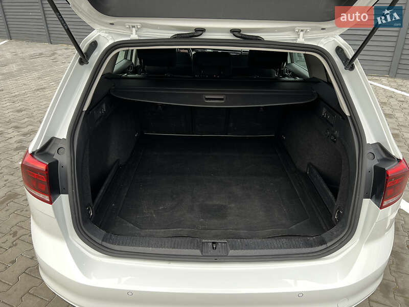 Универсал Volkswagen Passat 2021 в Дубно
