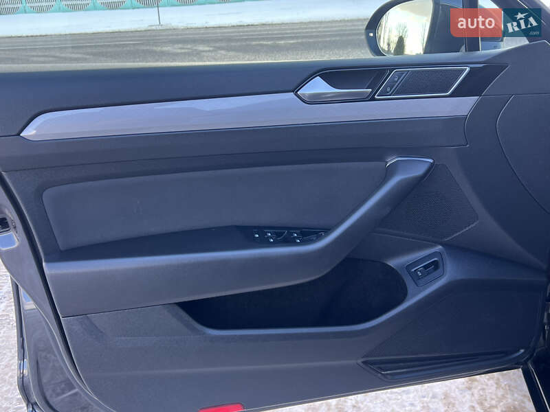 Універсал Volkswagen Passat 2019 в Лопатині