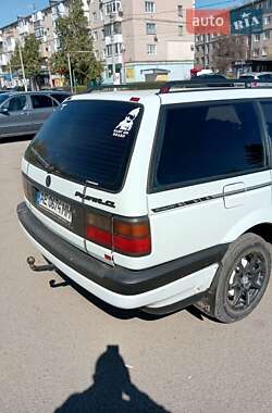 Універсал Volkswagen Passat 1989 в Вільногірську