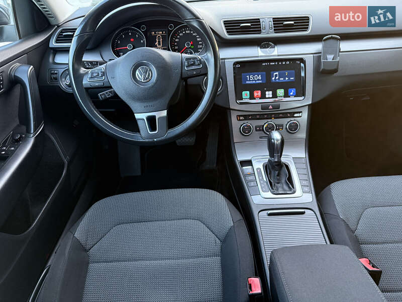 Универсал Volkswagen Passat 2012 в Киеве