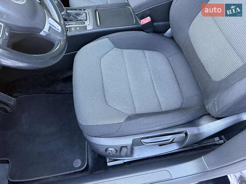 Универсал Volkswagen Passat 2012 в Киеве