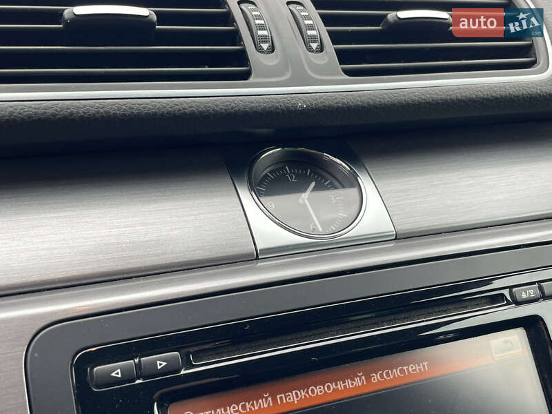 Универсал Volkswagen Passat 2013 в Мукачево