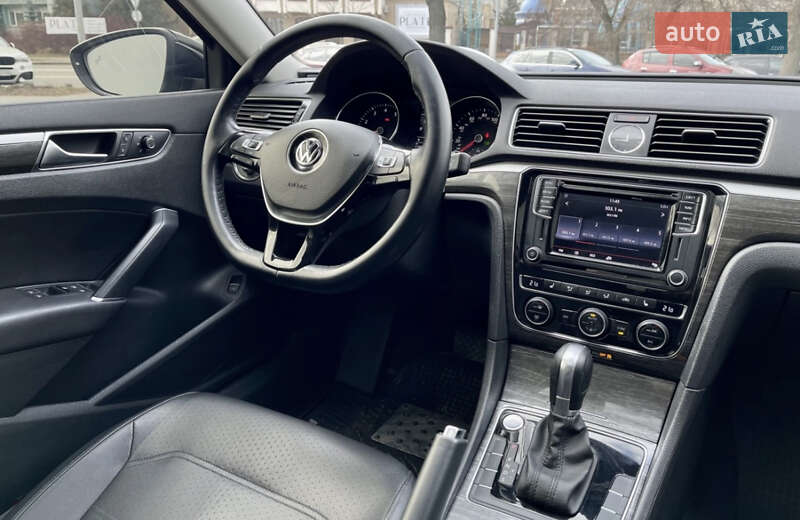 Седан Volkswagen Passat 2015 в Софіївській Борщагівці