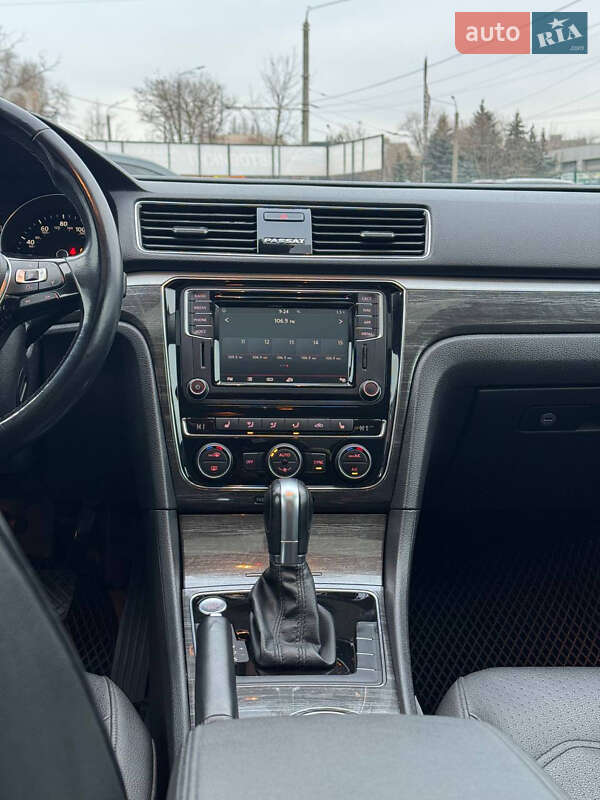 Седан Volkswagen Passat 2017 в Кривом Роге