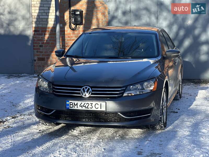 Седан Volkswagen Passat 2014 в Ромнах