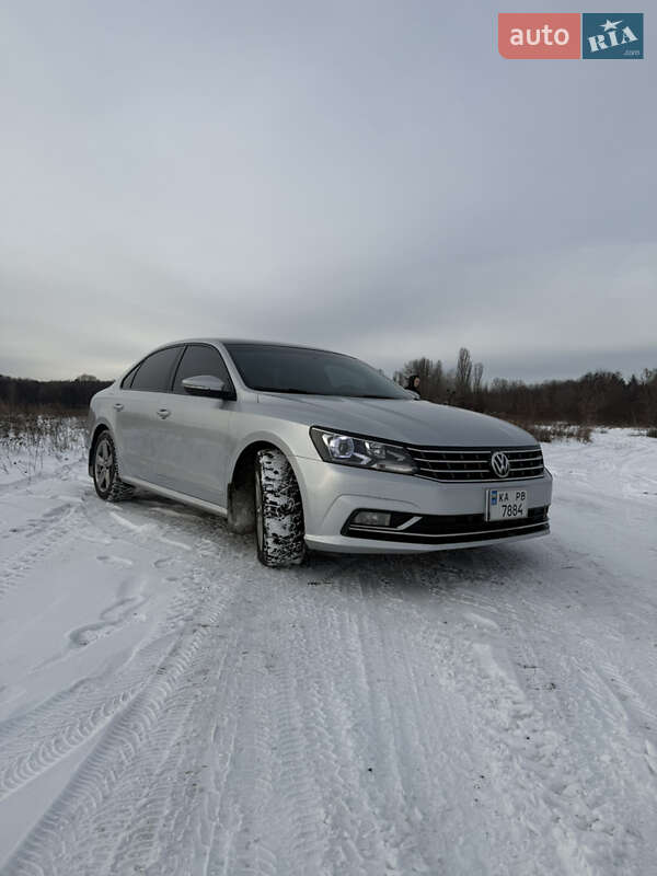 Седан Volkswagen Passat 2017 в Києві фото 10 Седан Volkswagen Passat 2017 в Києві