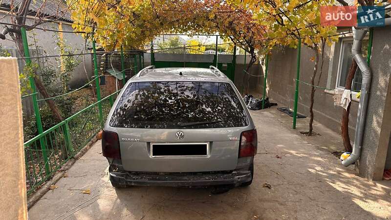 Универсал Volkswagen Passat 2003 в Болграде