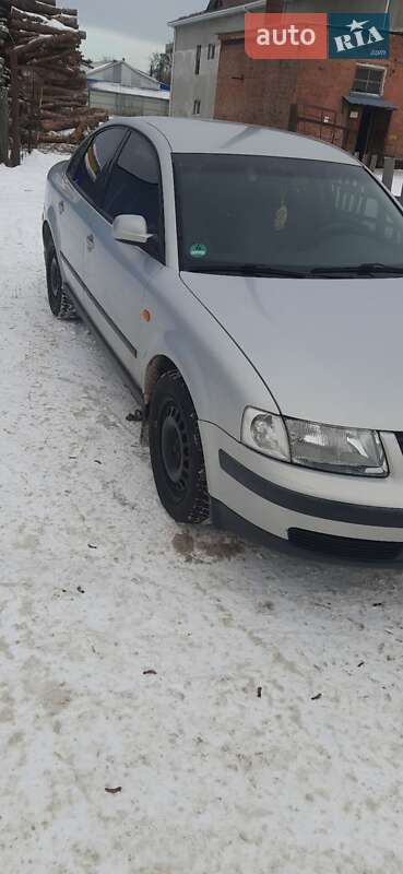 Седан Volkswagen Passat 1997 в Овруче