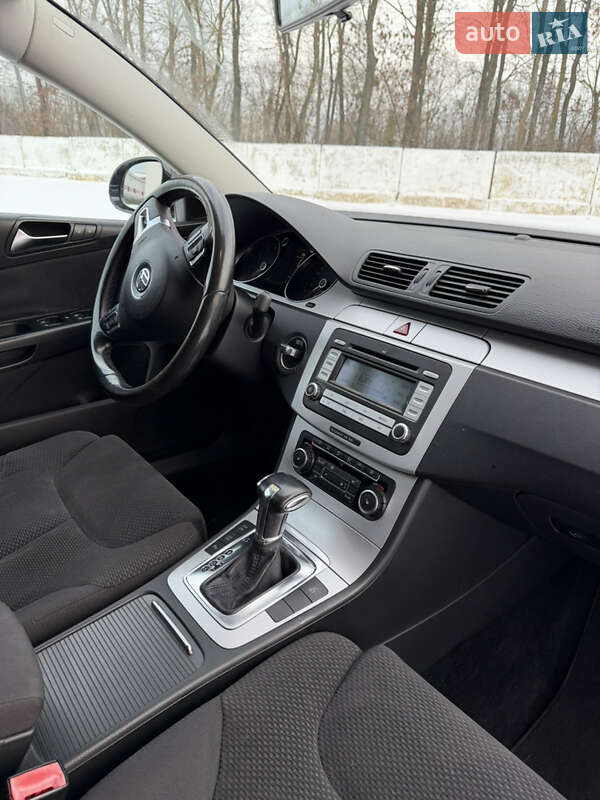 Седан Volkswagen Passat 2010 в Луцке фото 16 Седан Volkswagen Passat 2010 в Луцке