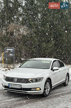 Седан Volkswagen Passat 2015 в Умани