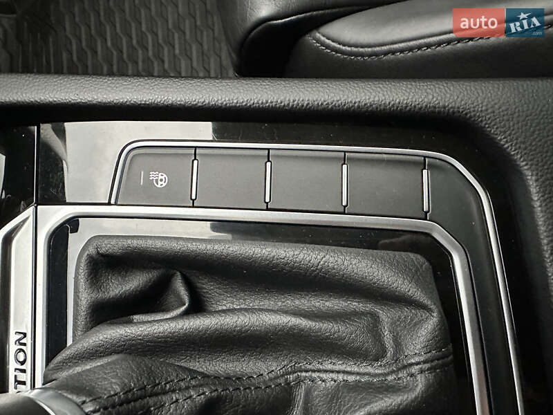 Універсал Volkswagen Passat 2017 в Львові