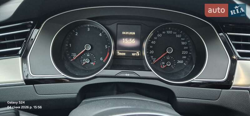 Седан Volkswagen Passat 2015 в Киеве