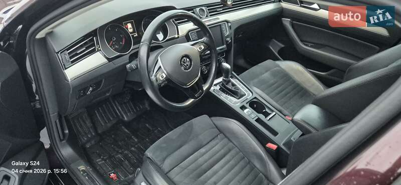 Седан Volkswagen Passat 2015 в Киеве