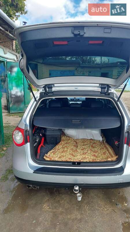 Универсал Volkswagen Passat 2009 в Волочиске