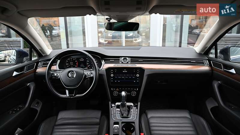 Седан Volkswagen Passat 2019 в Києві
