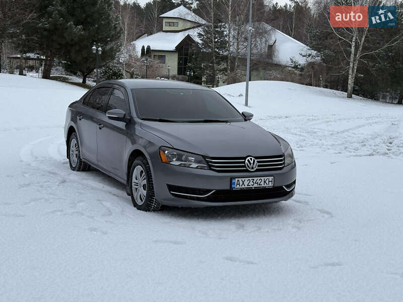 Седан Volkswagen Passat 2013 в Харкові