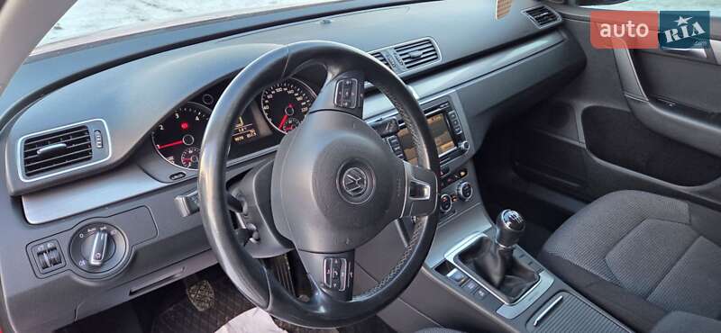 Універсал Volkswagen Passat 2013 в Радивиліві