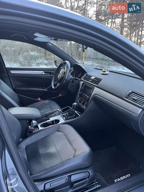 Седан Volkswagen Passat 2018 в Новояворовске