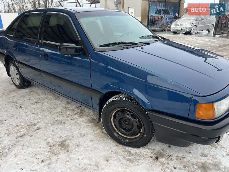 Седан Volkswagen Passat 1989 в Чемерівцях