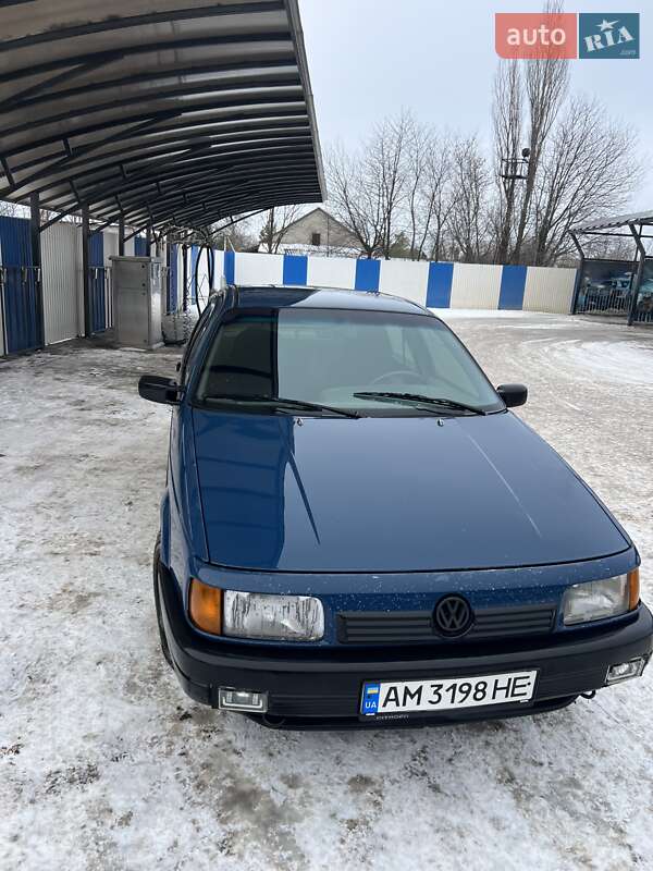 Седан Volkswagen Passat 1989 в Чемерівцях
