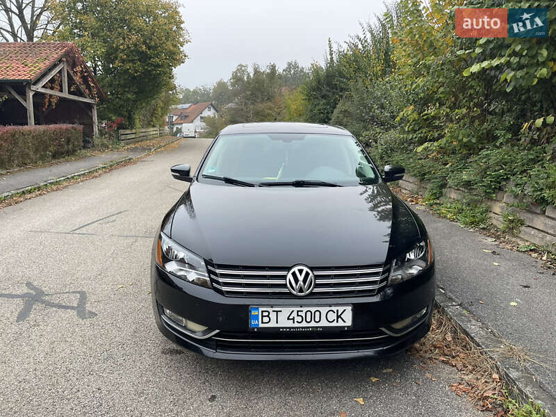 Седан Volkswagen Passat 2013 в Новояворівську