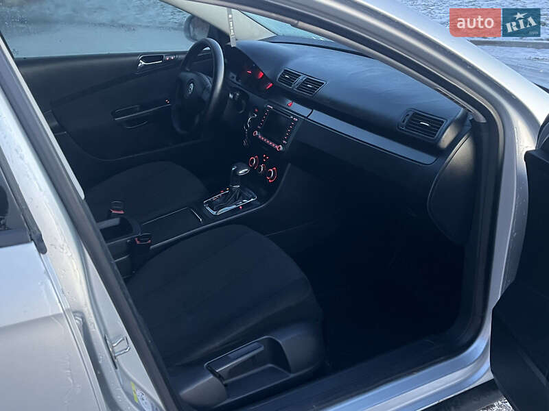 Универсал Volkswagen Passat 2006 в Теофиполе