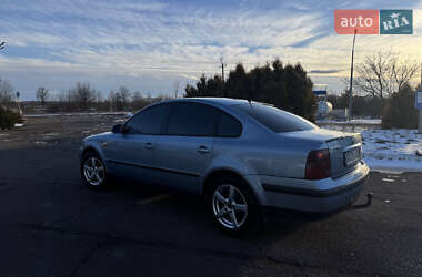 Седан Volkswagen Passat 1997 в Надвірній