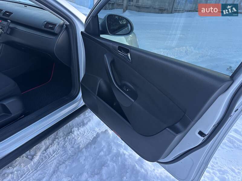 Універсал Volkswagen Passat 2006 в Сумах