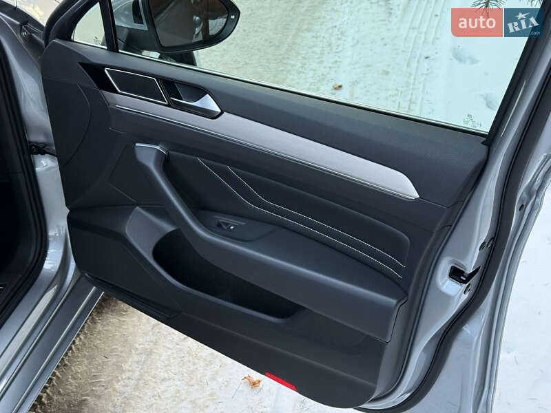 Седан Volkswagen Passat 2022 в Броварах фото 54 Седан Volkswagen Passat 2022 в Броварах