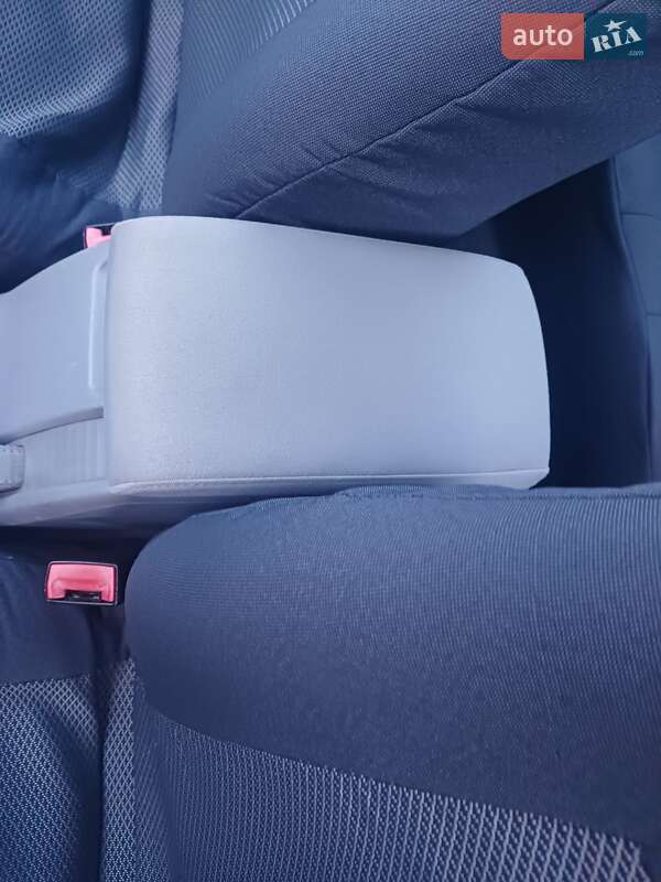 Універсал Volkswagen Passat 2004 в Решетилівці