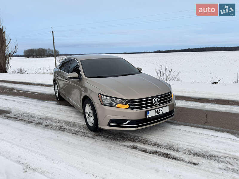 Седан Volkswagen Passat 2015 в Києві