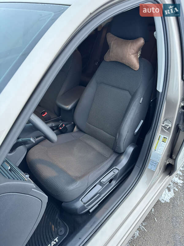 Седан Volkswagen Passat 2015 в Києві