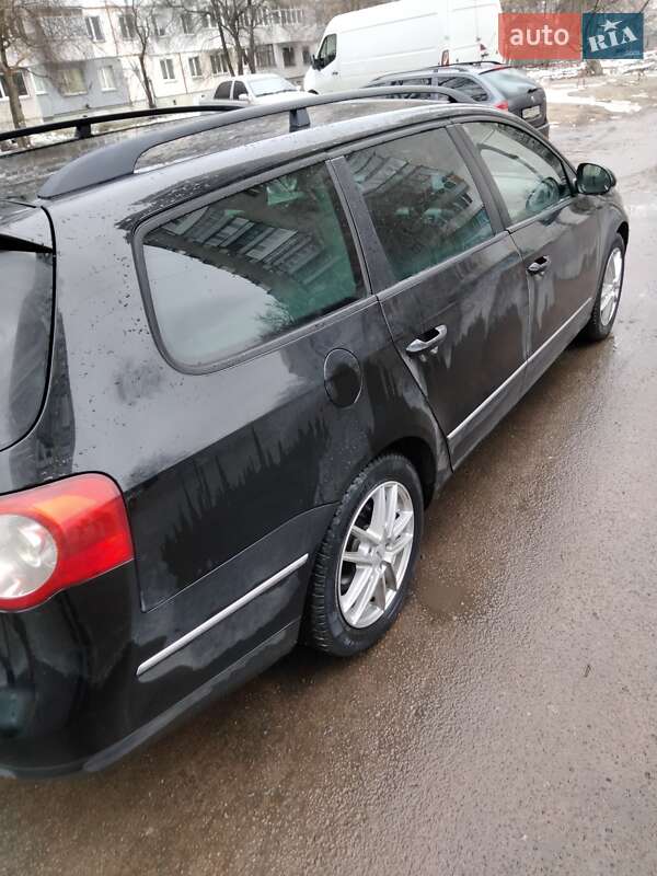 Універсал Volkswagen Passat 2006 в Житомирі