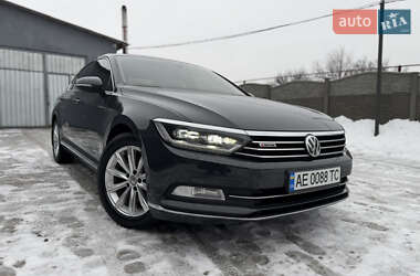Седан Volkswagen Passat 2018 в Днепре