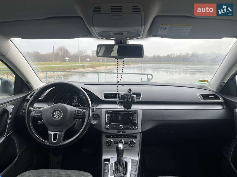 Універсал Volkswagen Passat 2013 в Івано-Франківську